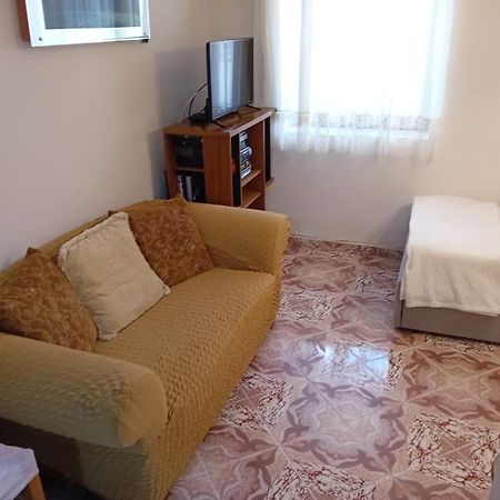 Gogo'S Sea Side Apartment Саранда Екстер'єр фото