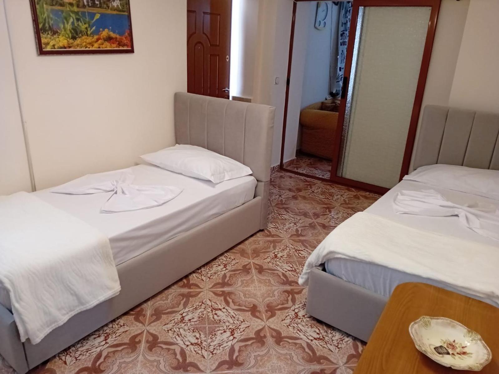 Gogo'S Sea Side Apartment Саранда Екстер'єр фото