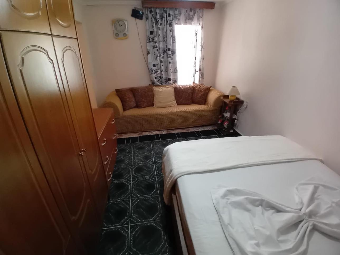 Gogo'S Sea Side Apartment Саранда Екстер'єр фото