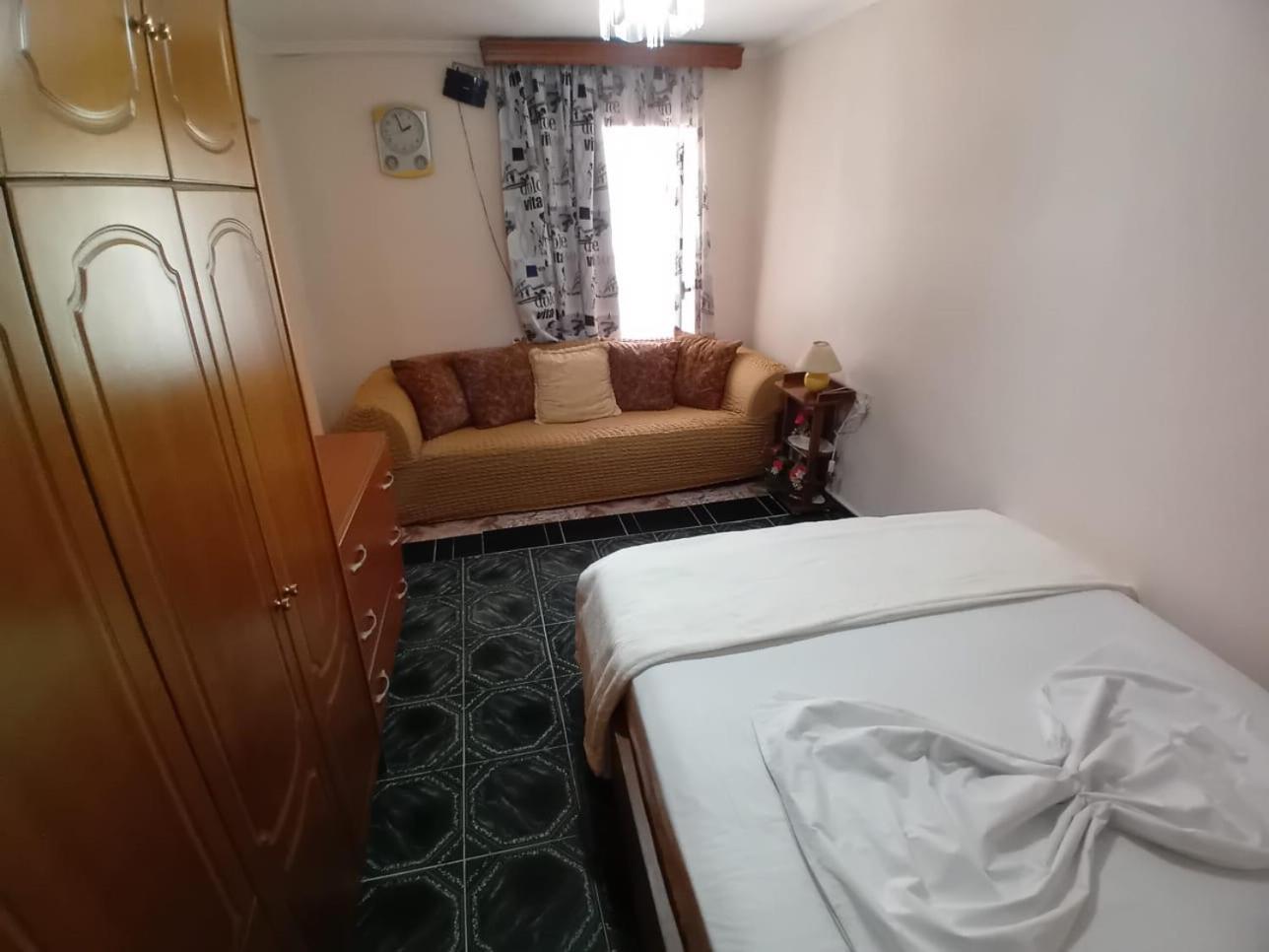 Gogo'S Sea Side Apartment Саранда Екстер'єр фото