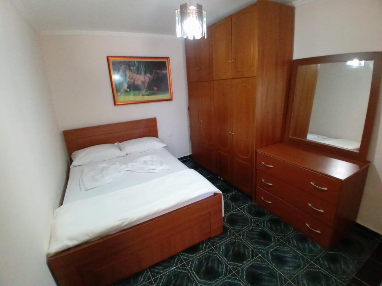 Gogo'S Sea Side Apartment Саранда Екстер'єр фото